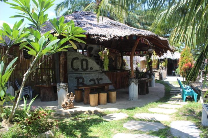 Eco Trekking Lodge, Bar & Jungle Tour'S Bukit Lawang Exterior foto