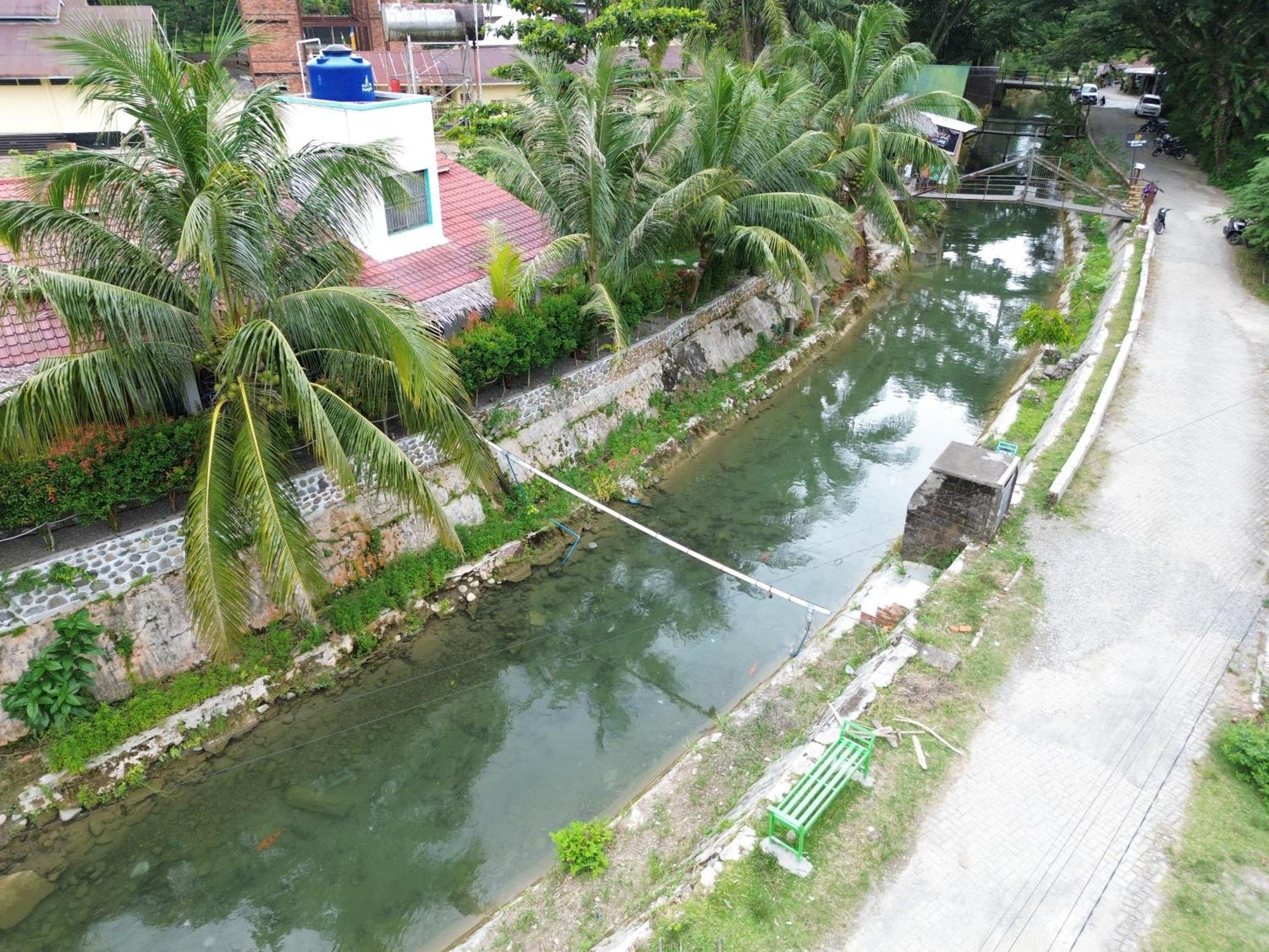 Eco Trekking Lodge, Bar & Jungle Tour'S Bukit Lawang Zimmer foto